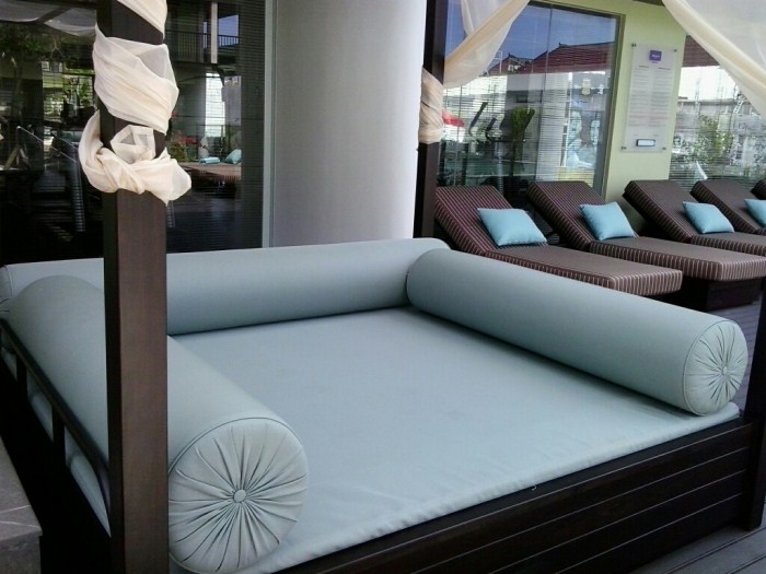 Jasa cuci springbed di Bali